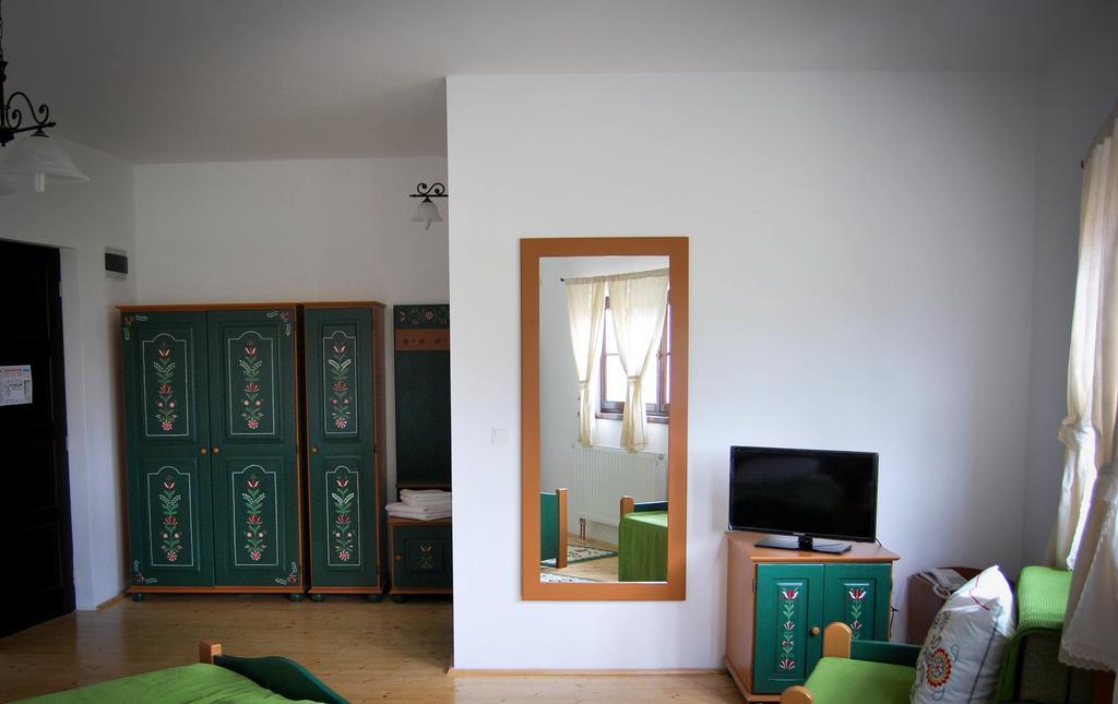 Amade Pension & Restaurant Siculeni Room photo
